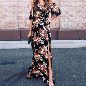 • FLORAL OFF SHOULDER MAXI DRESS •